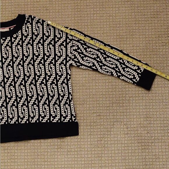 Tommy Hilfiger Two-Tone Cable Sweater - Picture 12 of 12